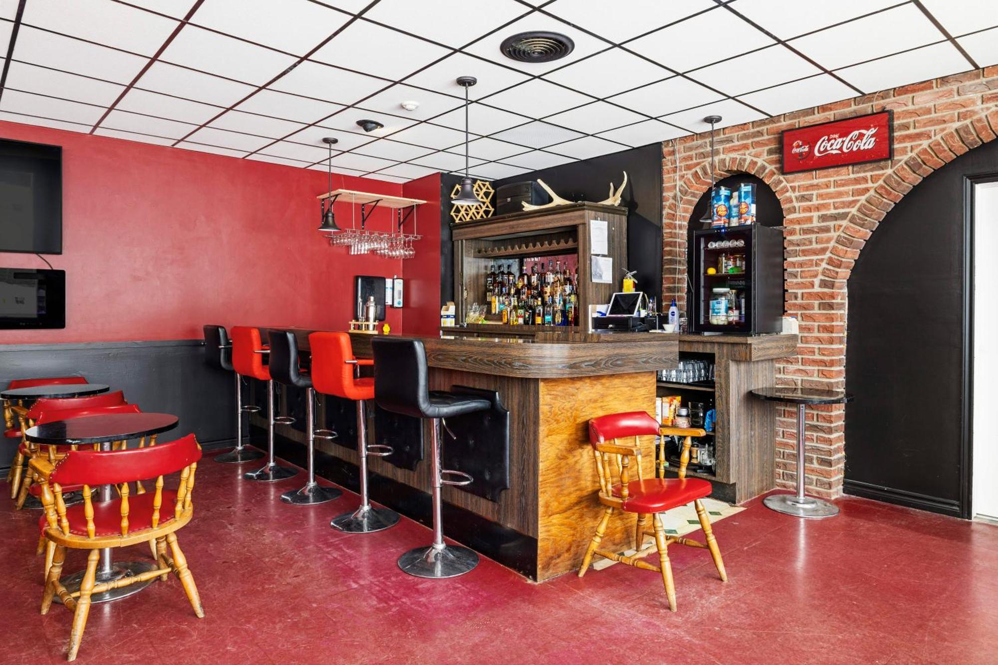 Cloyne 湖滨旅馆餐厅及酒吧酒店 外观 照片