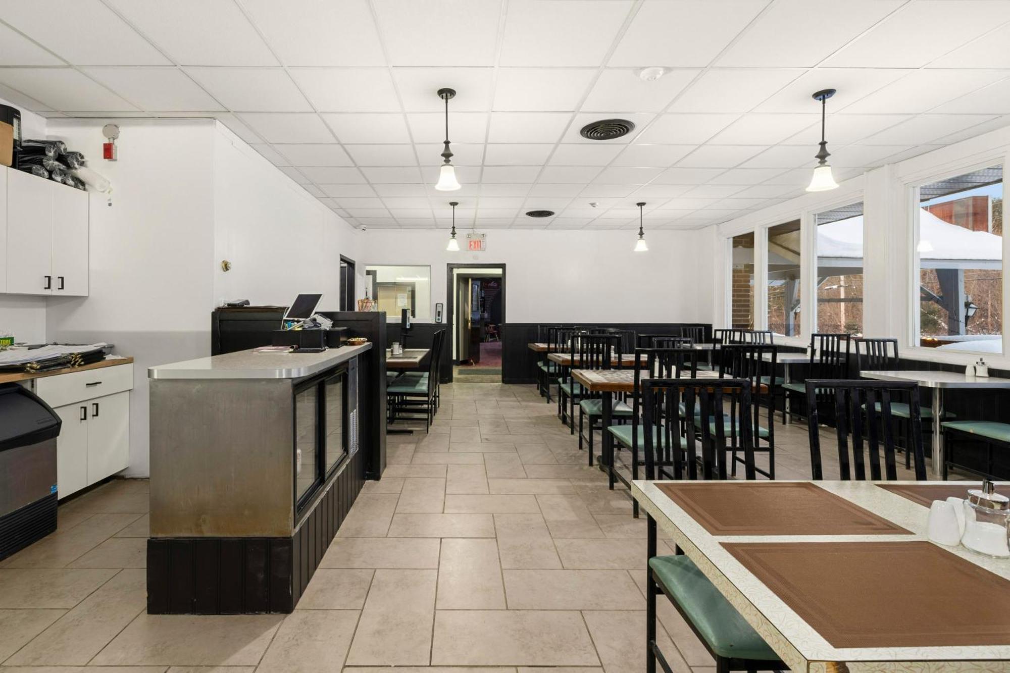 Cloyne 湖滨旅馆餐厅及酒吧酒店 外观 照片